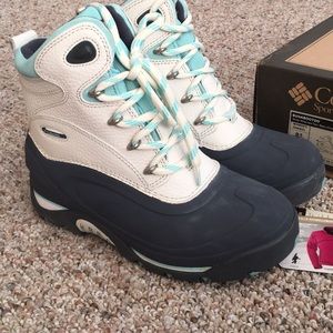 Never worn Women’s Columbia Bugabootoo size 8.5 M